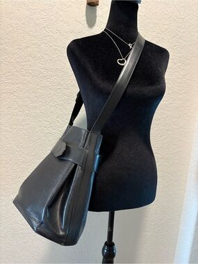 Louis Vuitton Black Epi Leather Shoulder Bag